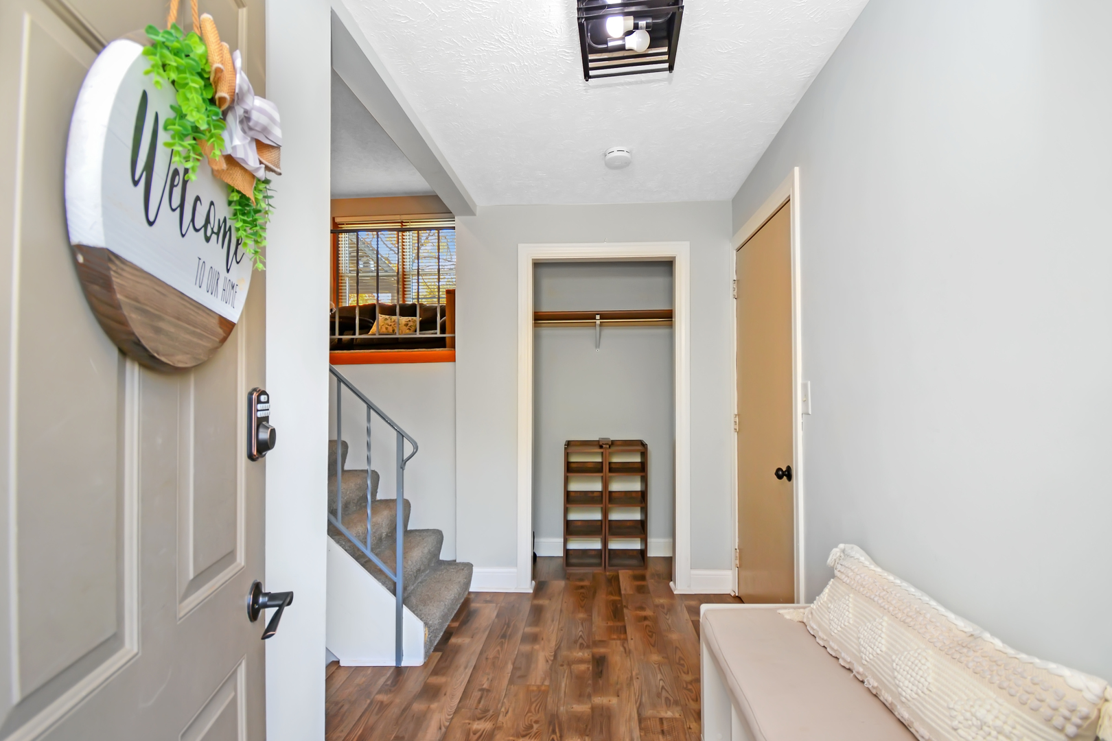 Bloomington, Illinois 61704, United States, 5 Bedrooms Bedrooms, ,3 BathroomsBathrooms,Residential,Active,240110