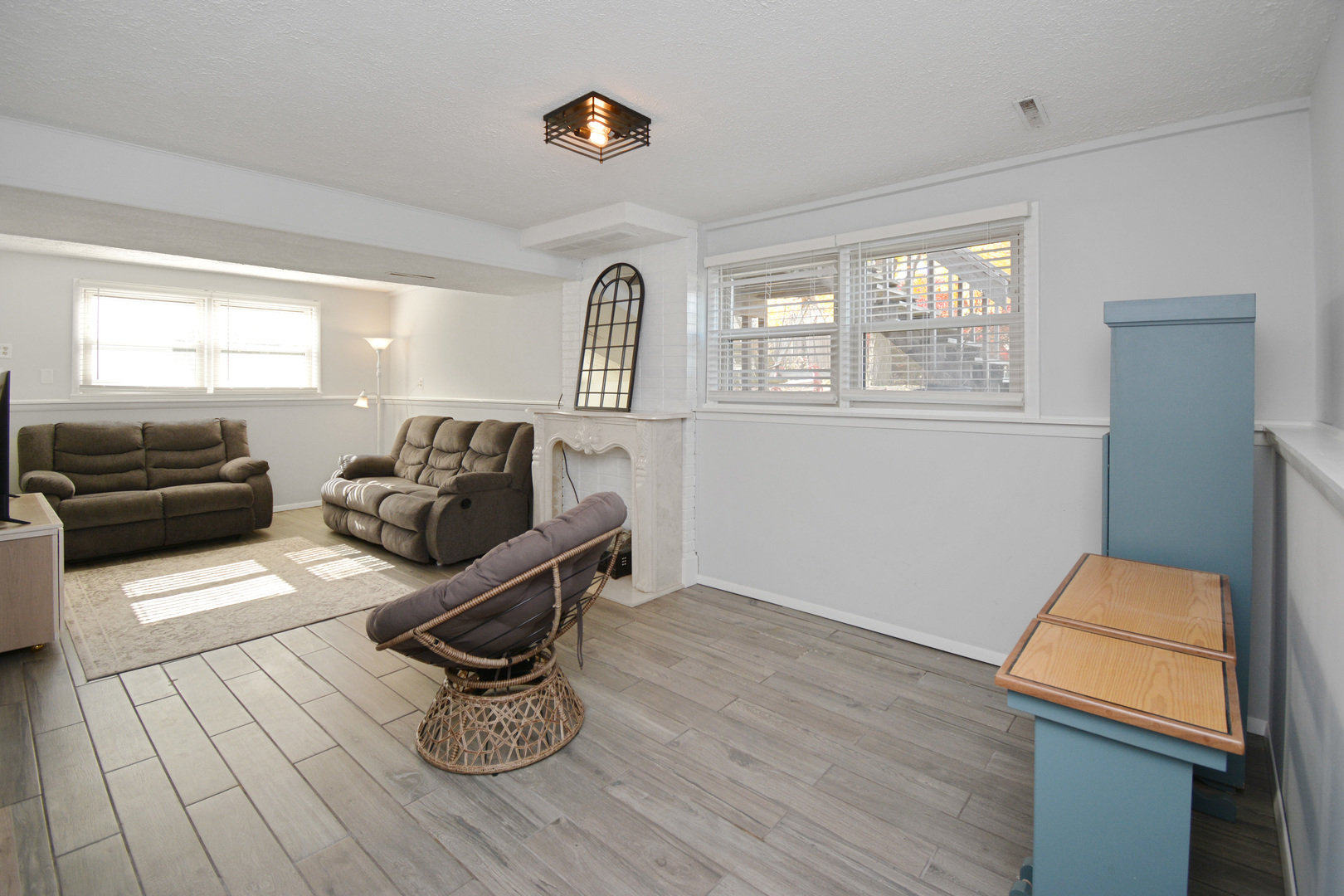 Bloomington, Illinois 61704, United States, 5 Bedrooms Bedrooms, ,3 BathroomsBathrooms,Residential,Active,240110