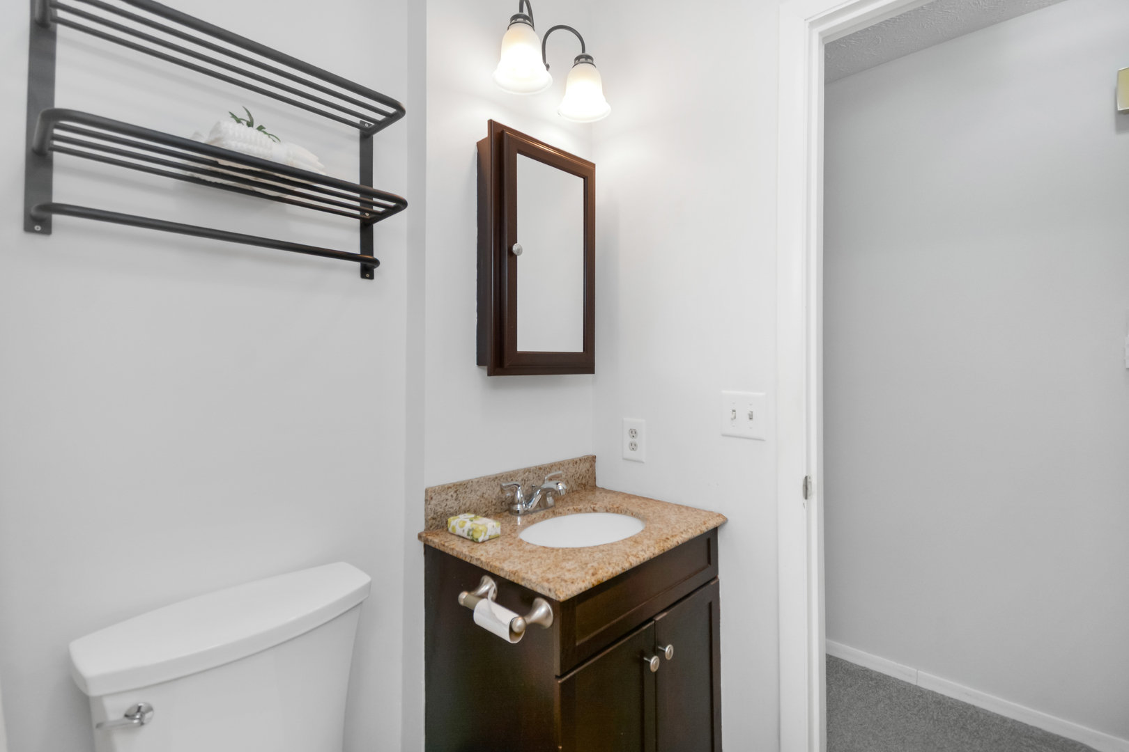 Bloomington, Illinois 61704, United States, 5 Bedrooms Bedrooms, ,3 BathroomsBathrooms,Residential,Active,240110