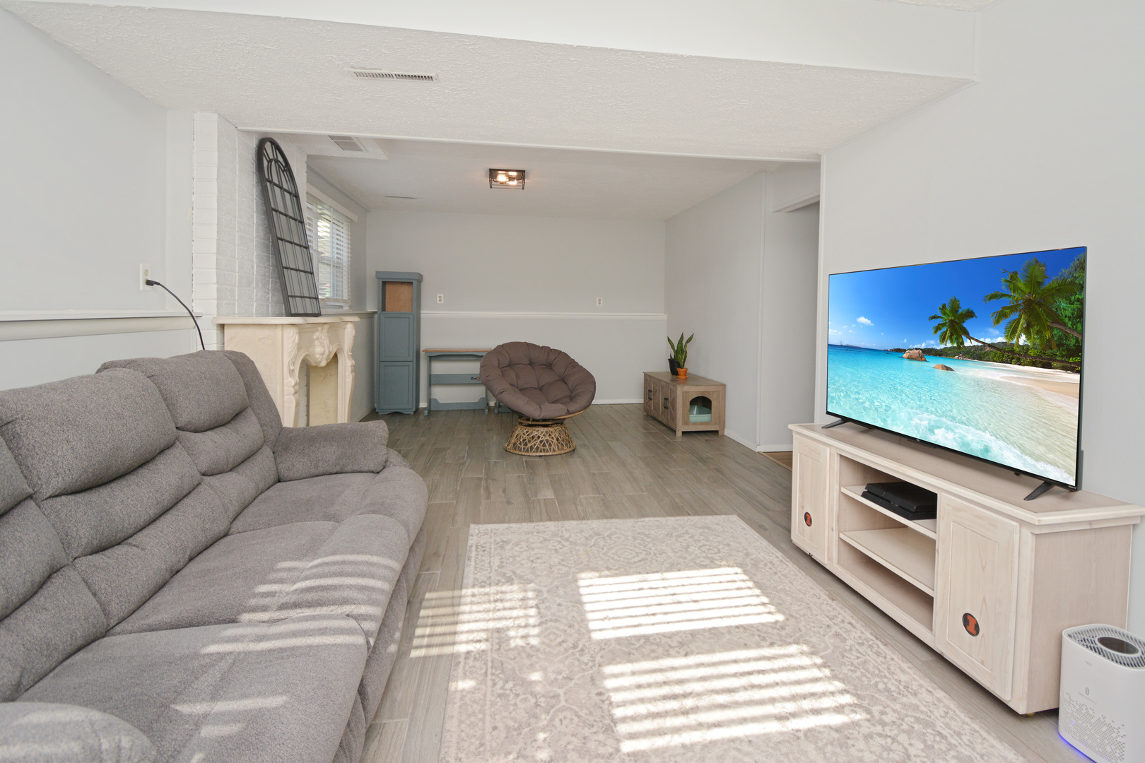 Bloomington, Illinois 61704, United States, 5 Bedrooms Bedrooms, ,3 BathroomsBathrooms,Residential,Active,240110