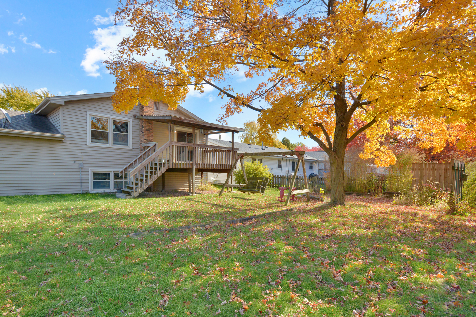 Bloomington, Illinois 61704, United States, 5 Bedrooms Bedrooms, ,3 BathroomsBathrooms,Residential,Active,240110