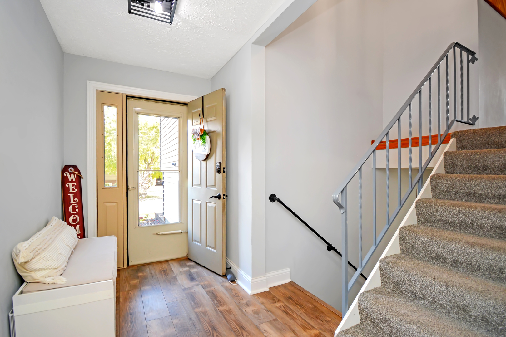 Bloomington, Illinois 61704, United States, 5 Bedrooms Bedrooms, ,3 BathroomsBathrooms,Residential,Active,240110