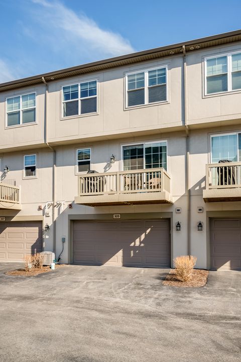 Tiny photo for 309 Woodmoor Drive, Lombard, IL 60148 (MLS # 12630849)