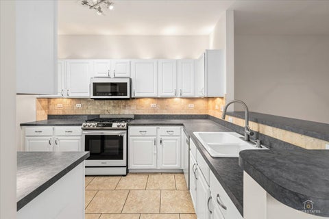 Tiny photo for 642 W Moreland Avenue, Addison, IL 60101 (MLS # 12693036)