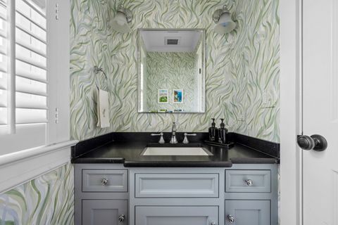 Tiny photo for 140 Birch Street, Winnetka, IL 60093 (MLS # 12564836)