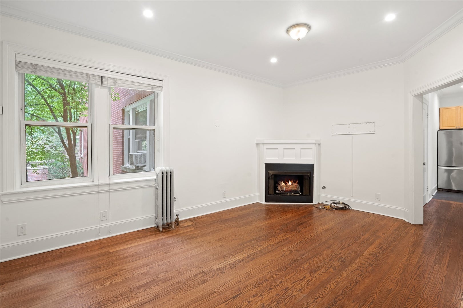 733 W Bittersweet Place 1E