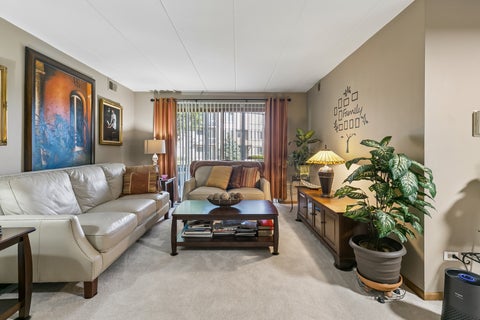 Tiny photo for 4948 Circle Court #704, Crestwood, IL 60418 (MLS # 12788168)