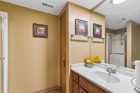 Tiny photo for 4948 Circle Court #704, Crestwood, IL 60418 (MLS # 12788168)
