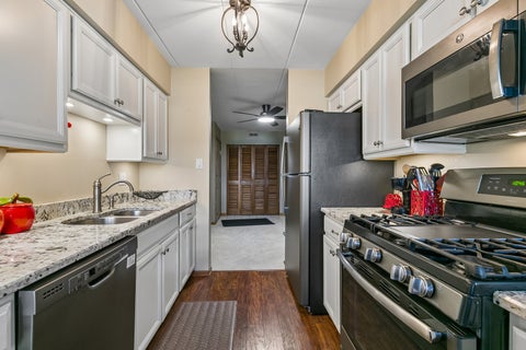 Tiny photo for 4948 Circle Court #704, Crestwood, IL 60418 (MLS # 12788168)