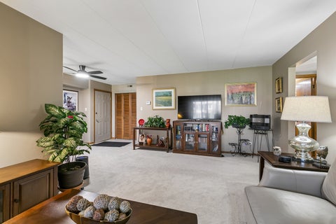 Tiny photo for 4948 Circle Court #704, Crestwood, IL 60418 (MLS # 12788168)