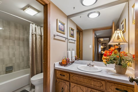 Tiny photo for 4948 Circle Court #704, Crestwood, IL 60418 (MLS # 12788168)
