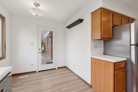 Tiny photo for Willowbrook, IL 60527 (MLS # 12504377)