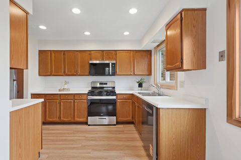 Tiny photo for Willowbrook, IL 60527 (MLS # 12504377)