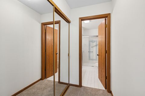 Tiny photo for Willowbrook, IL 60527 (MLS # 12504377)