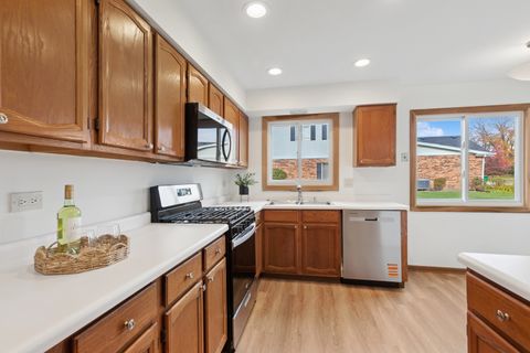 Tiny photo for Willowbrook, IL 60527 (MLS # 12504377)