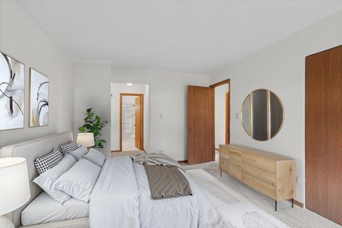 Tiny photo for Willowbrook, IL 60527 (MLS # 12504377)