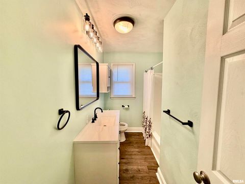 Tiny photo for 508 Marquis Avenue, Centralia, IL 62801 (MLS # EB460682)