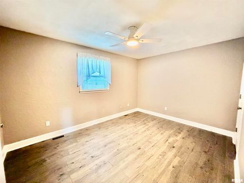 Tiny photo for 508 Marquis Avenue, Centralia, IL 62801 (MLS # EB460682)