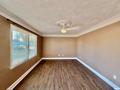 Tiny photo for 508 Marquis Avenue, Centralia, IL 62801 (MLS # EB460682)