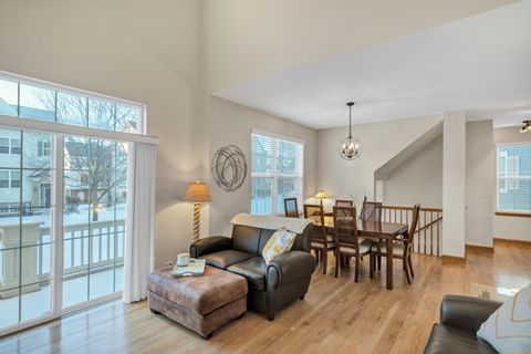 Tiny photo for 171 Shaftesbury Street #171, Carol Stream, IL 60188 (MLS # 12548845)