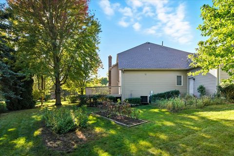 Tiny photo for 8 Mossfield Court, Sugar Grove, IL 60554 (MLS # 12495372)