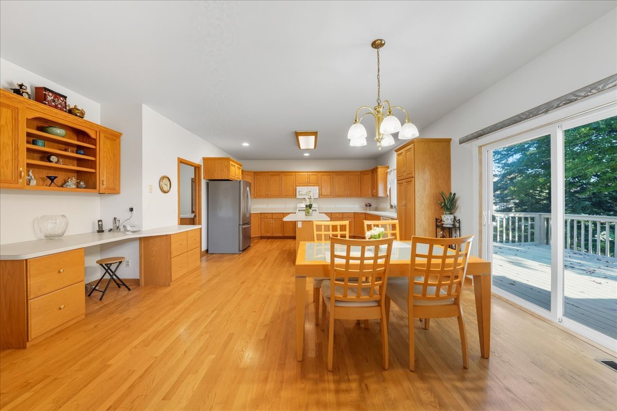 Sugar Grove, Illinois 60554, United States, 3 Bedrooms Bedrooms, ,3 BathroomsBathrooms,Residential,Active,227458