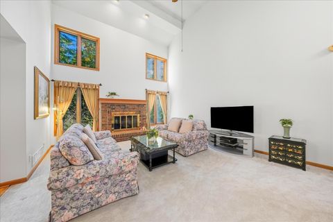 Tiny photo for 8 Mossfield Court, Sugar Grove, IL 60554 (MLS # 12495372)