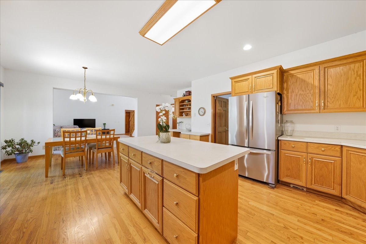 Sugar Grove, Illinois 60554, United States, 3 Bedrooms Bedrooms, ,3 BathroomsBathrooms,Residential,Active,227458