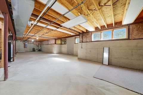 Tiny photo for 8 Mossfield Court, Sugar Grove, IL 60554 (MLS # 12495372)