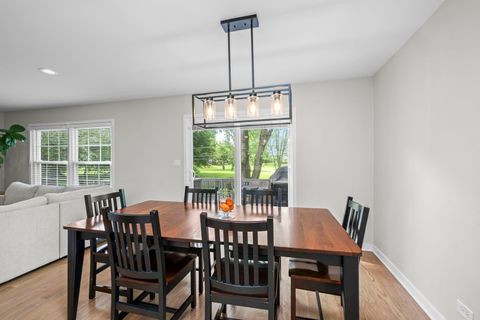 Tiny photo for 2518 N Ridge Avenue, Arlington Heights, IL 60004 (MLS # 12646117)