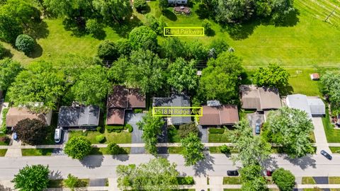Tiny photo for 2518 N Ridge Avenue, Arlington Heights, IL 60004 (MLS # 12646117)