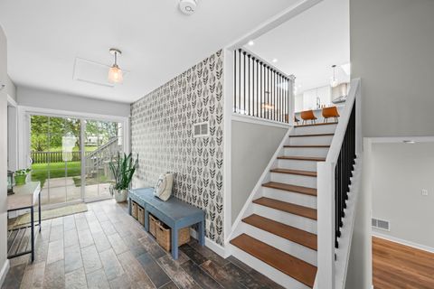 Tiny photo for 2518 N Ridge Avenue, Arlington Heights, IL 60004 (MLS # 12646117)