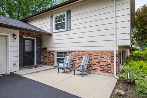 Tiny photo for 2518 N Ridge Avenue, Arlington Heights, IL 60004 (MLS # 12646117)