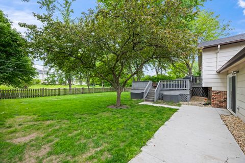 Tiny photo for 2518 N Ridge Avenue, Arlington Heights, IL 60004 (MLS # 12646117)