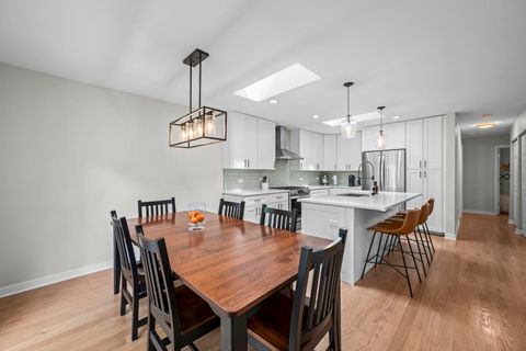 Tiny photo for 2518 N Ridge Avenue, Arlington Heights, IL 60004 (MLS # 12646117)