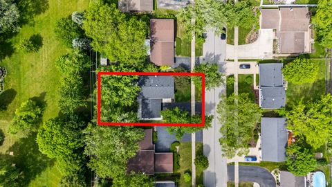 Tiny photo for 2518 N Ridge Avenue, Arlington Heights, IL 60004 (MLS # 12646117)
