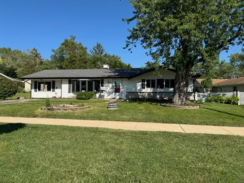 Photo of 135 S Walnut Lane, Schaumburg, IL 60193 (MLS # 12460730)