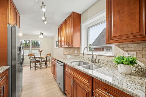 Tiny photo for 449 W Verret Street, Elmhurst, IL 60126 (MLS # 12631962)