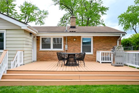 Tiny photo for 449 W Verret Street, Elmhurst, IL 60126 (MLS # 12631962)
