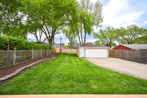 Tiny photo for 449 W Verret Street, Elmhurst, IL 60126 (MLS # 12631962)