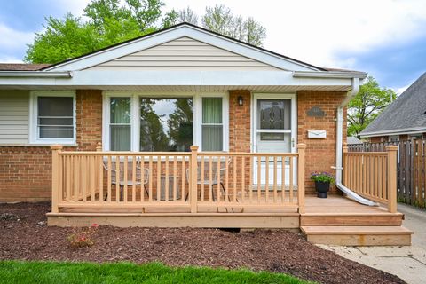 Tiny photo for 449 W Verret Street, Elmhurst, IL 60126 (MLS # 12631962)