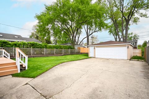Tiny photo for 449 W Verret Street, Elmhurst, IL 60126 (MLS # 12631962)