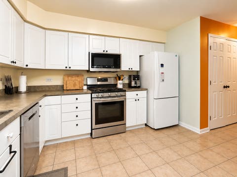 Tiny photo for 1335 Laurel Oaks Drive, Streamwood, IL 60107 (MLS # 12738397)