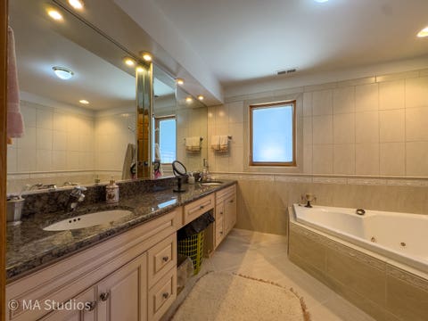 Tiny photo for 7940 N Oketo Avenue, Niles, IL 60714 (MLS # 12730715)