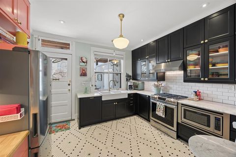 Tiny photo for 233 Clinton Avenue #3S, Oak Park, IL 60302 (MLS # 12611887)