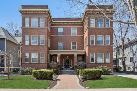Photo of 233 Clinton Avenue #3S, Oak Park, IL 60302 (MLS # 12611887)