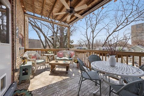 Tiny photo for 233 Clinton Avenue #3S, Oak Park, IL 60302 (MLS # 12611887)