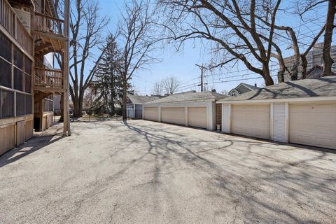Tiny photo for 233 Clinton Avenue #3S, Oak Park, IL 60302 (MLS # 12611887)