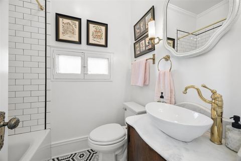 Tiny photo for 233 Clinton Avenue #3S, Oak Park, IL 60302 (MLS # 12611887)