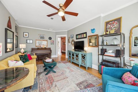 Tiny photo for 233 Clinton Avenue #3S, Oak Park, IL 60302 (MLS # 12611887)